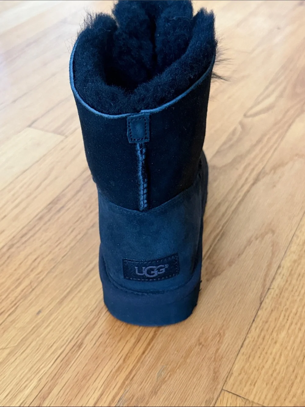 NIB~Women’s Size 9 UGG Gita Pom Pom’s Black Ankle Suede Boot W/Black Bow Accent